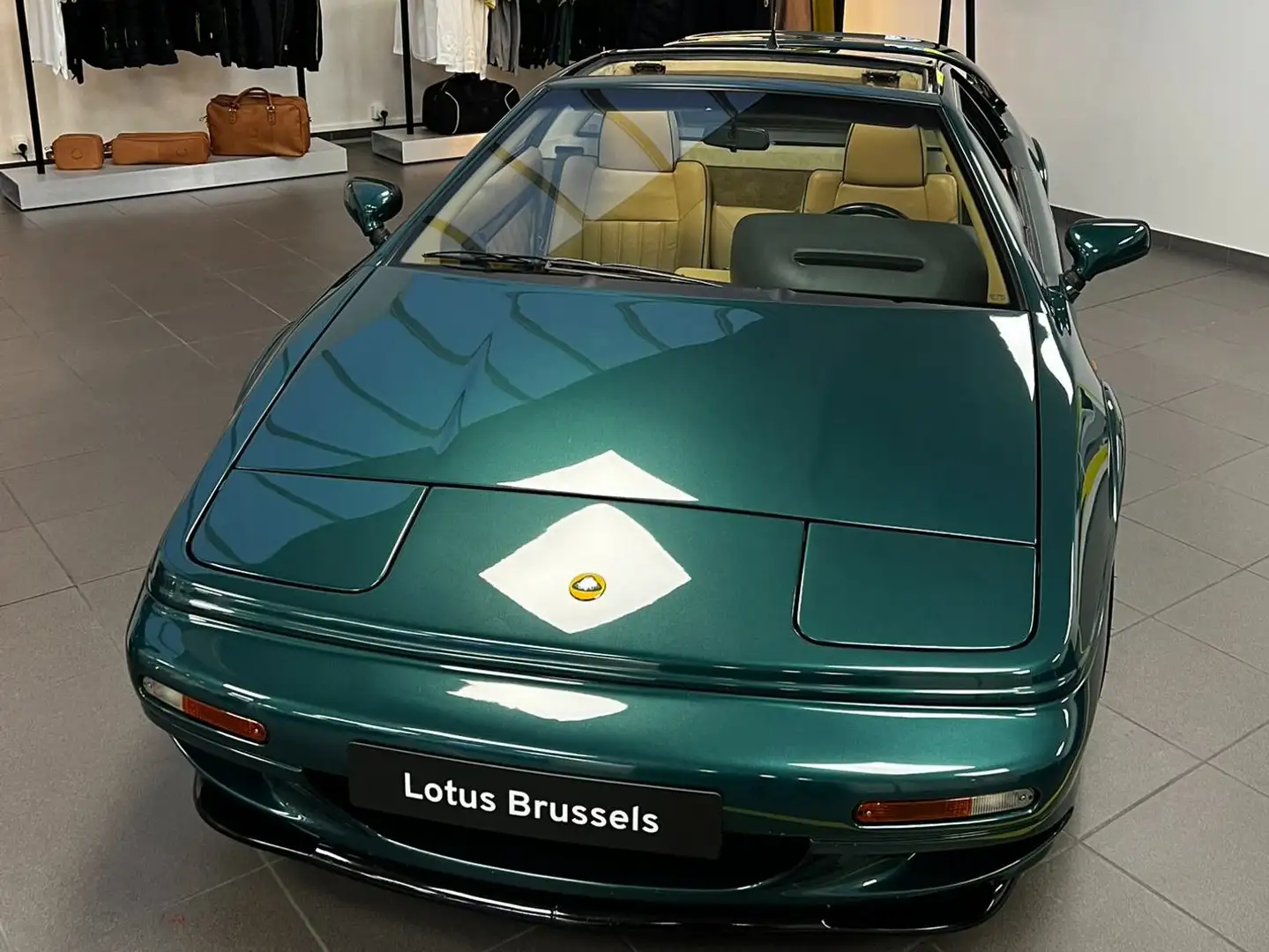 Lotus Esprit LOTUS V8 - !!! 1st Owner - Only 5867km !!! Grün - 2