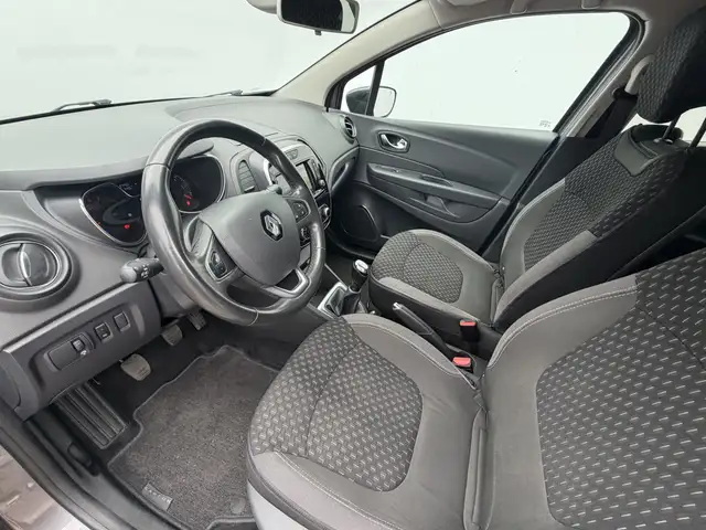 Renault Captur view 3
