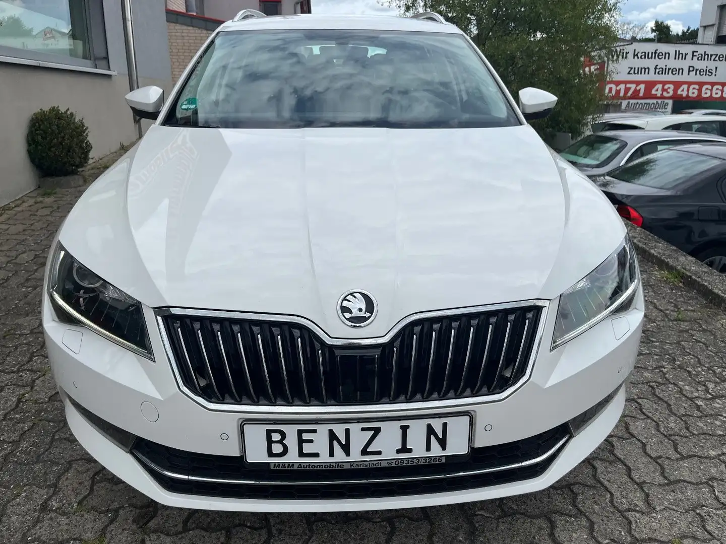 Skoda Superb 1.8 Ambition Schalter NAVI+LEDER+ACC+LED Weiß - 2