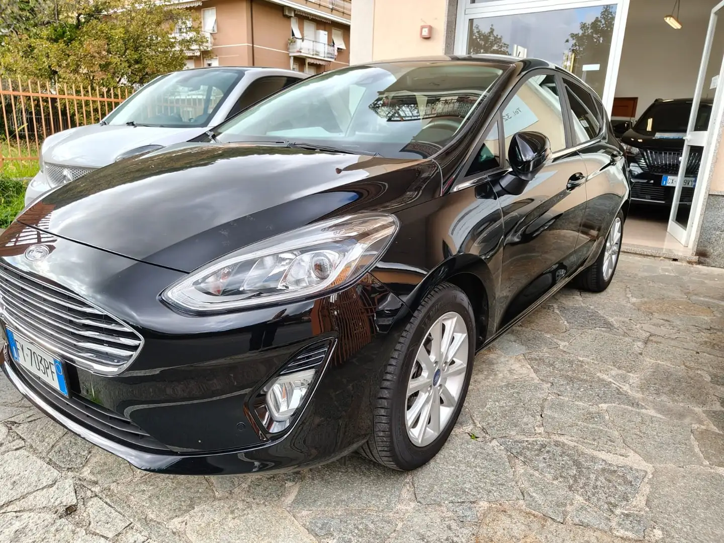Ford Fiesta Fiesta VII 2017 5p 5p 1.1 Titanium Gpl 75cv Schwarz - 2