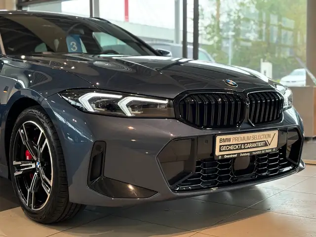 BMW 3 Series view 15