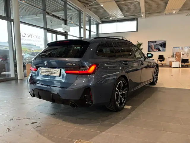 BMW 3 Series view 12