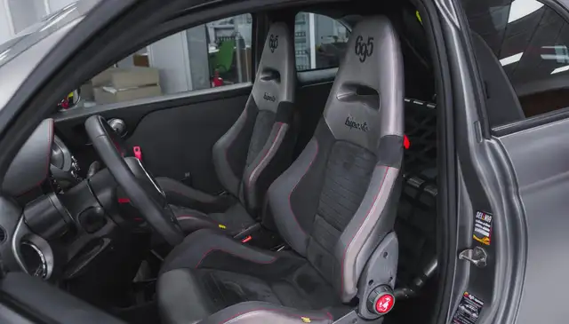 Abarth 695 view 6