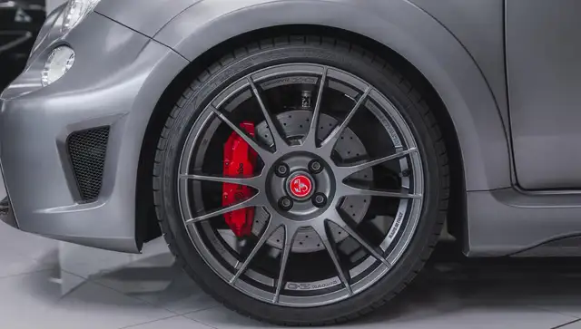 Abarth 695 view 15