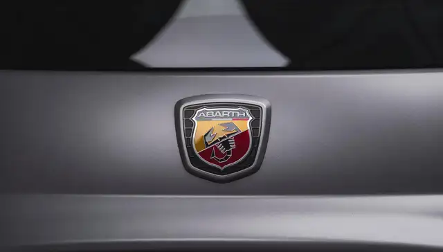 Abarth 695 view 12