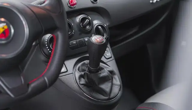 Abarth 695 view 11