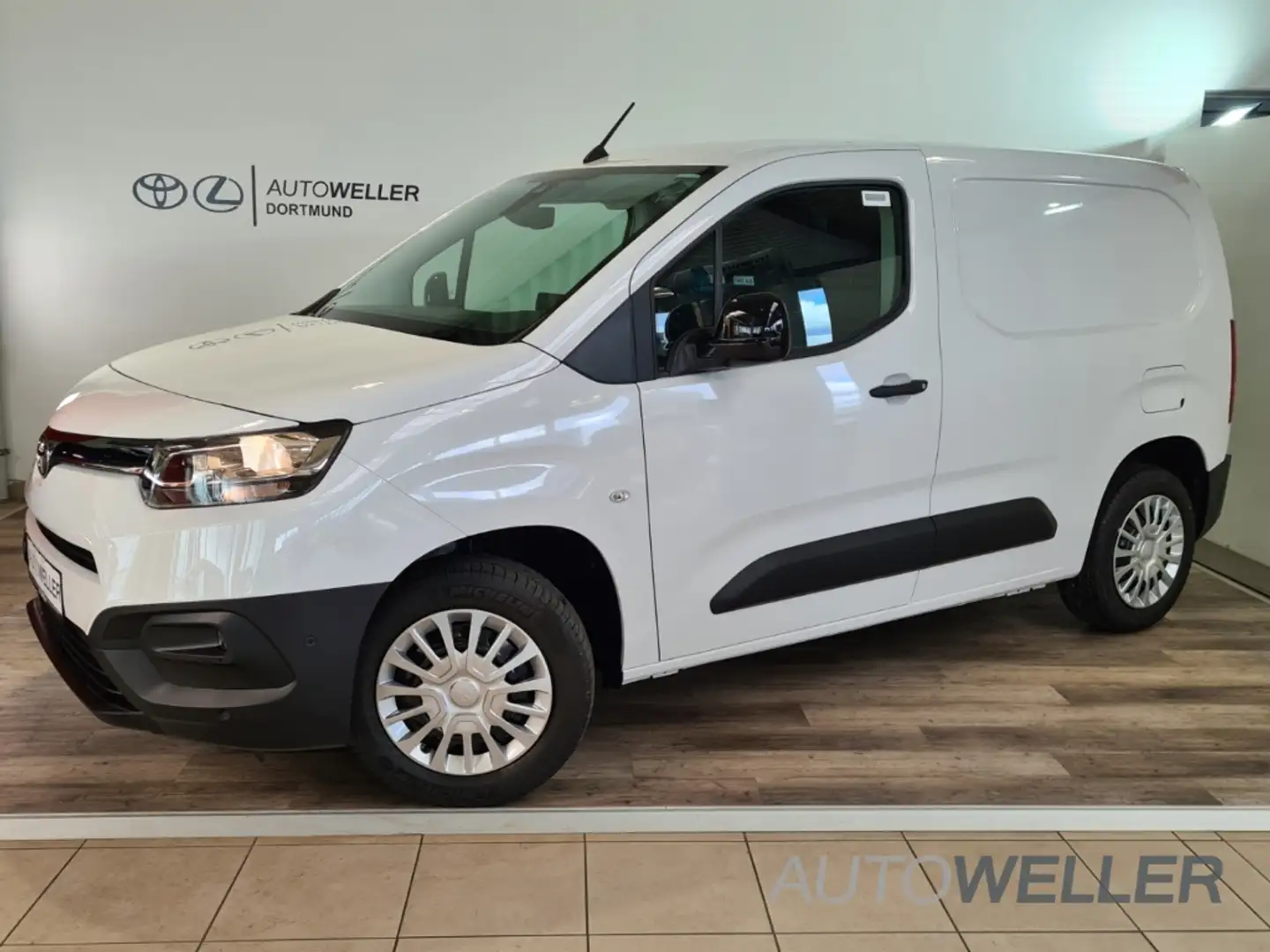 Toyota Proace City L1 1,5-l D-4D S&S Meister *sofort* Weiß - 1
