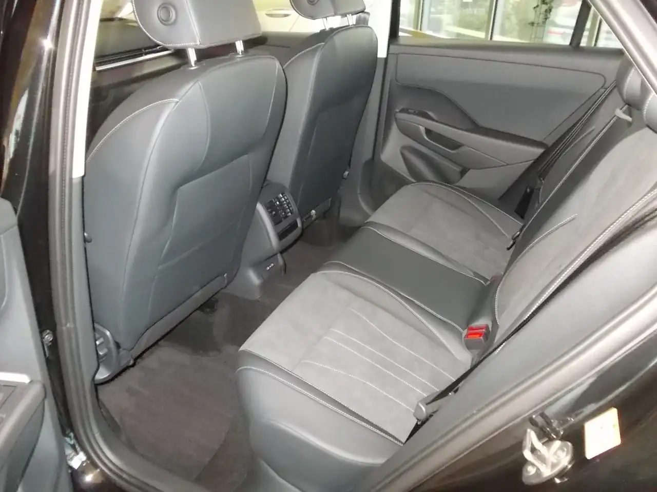 Volkswagen T-Roc Style 1.5 TSI DSG, 110kw(150PS) Klima Navi 9