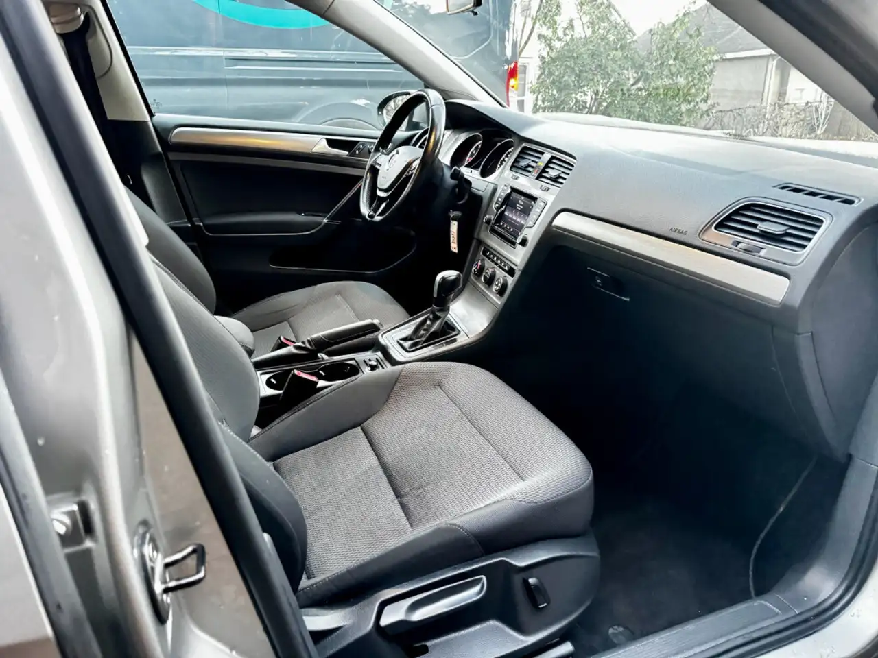 Volkswagen Golf снимка Volkswagen Golf