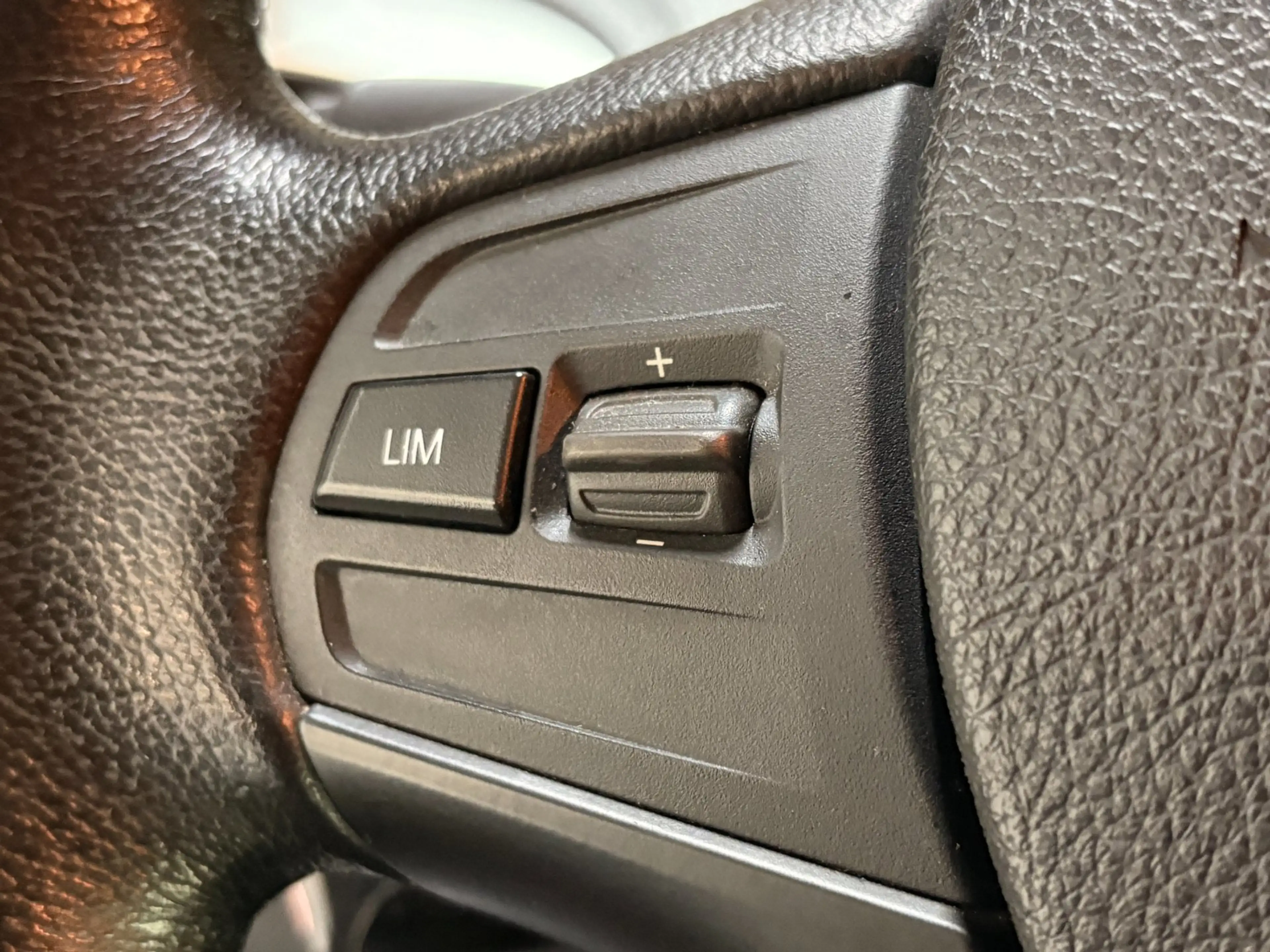 BMW 118 1-serie 118i XENON NAP — photo 23