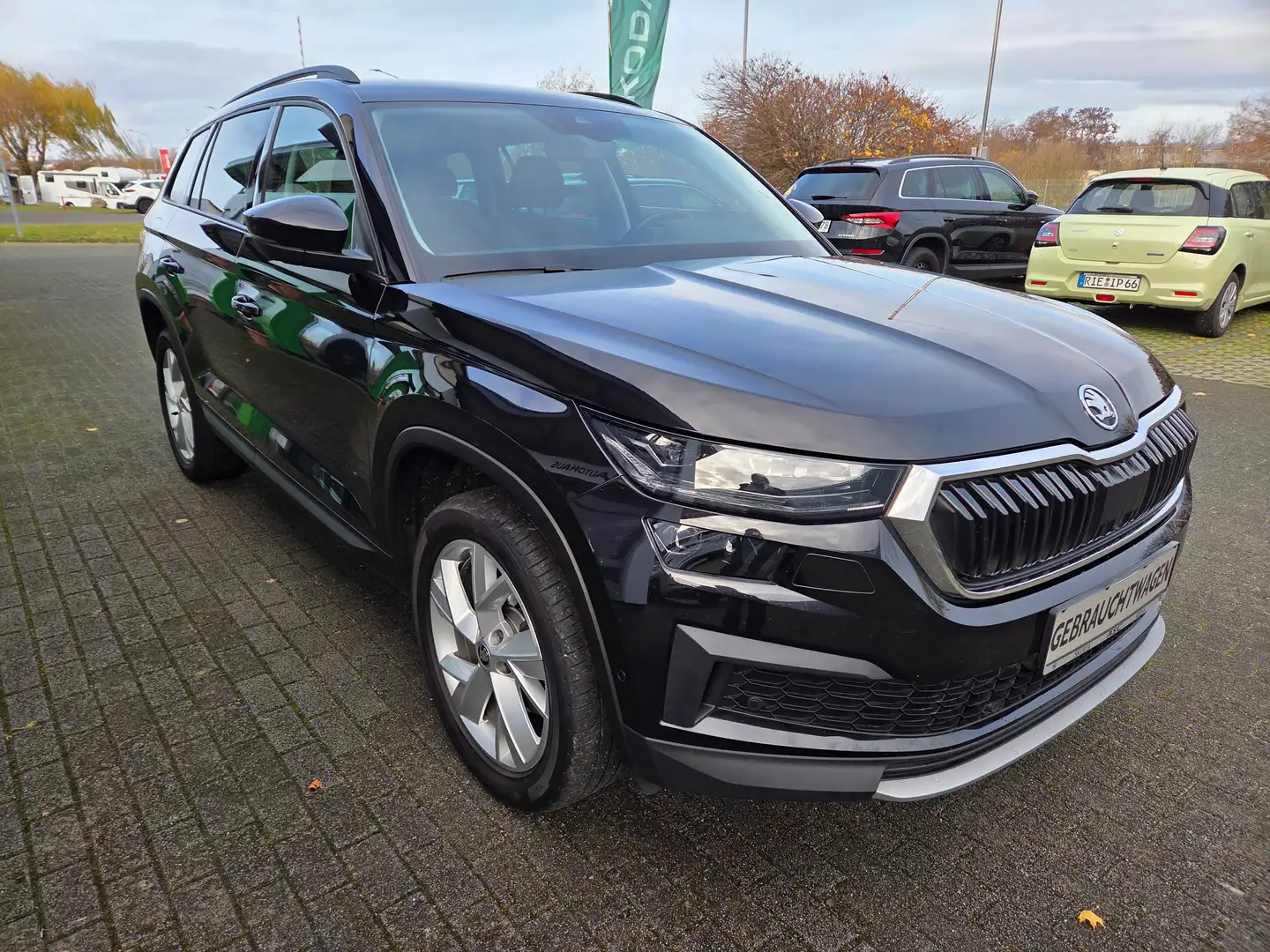 Skoda Kodiaq Tour 4x4 110 kW DSG/AHK/360 Grad Kamera Schwarz - 1