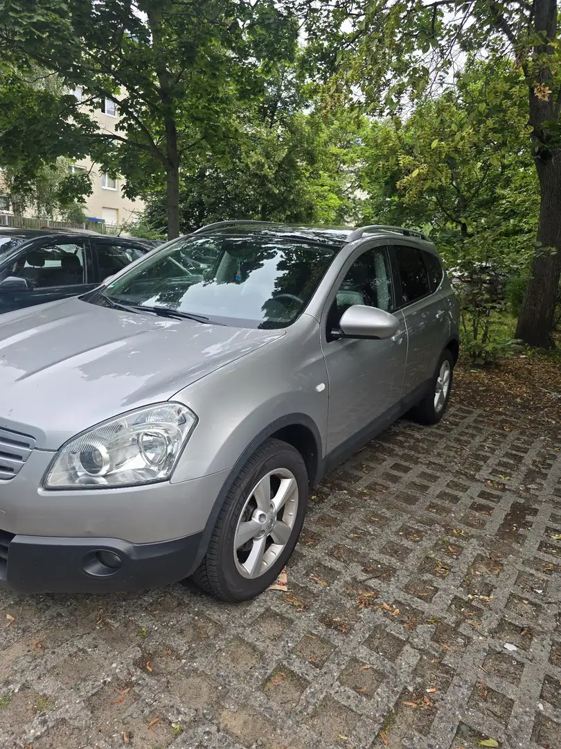 Nissan Qashqai+2 2.0 visia - 1