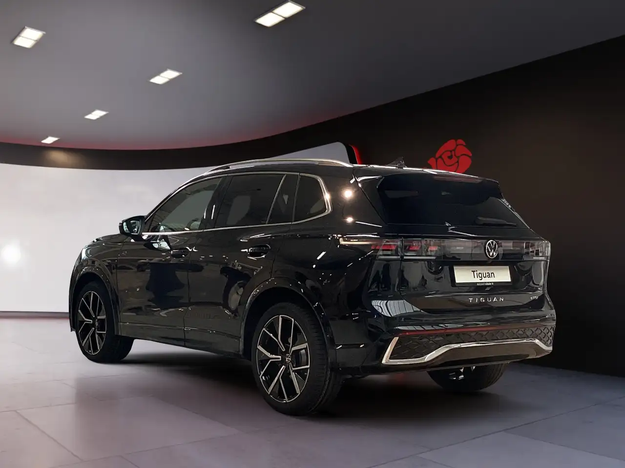Volkswagen Tiguan 1,5 eTSI DSG R-Line Pano AHK 4