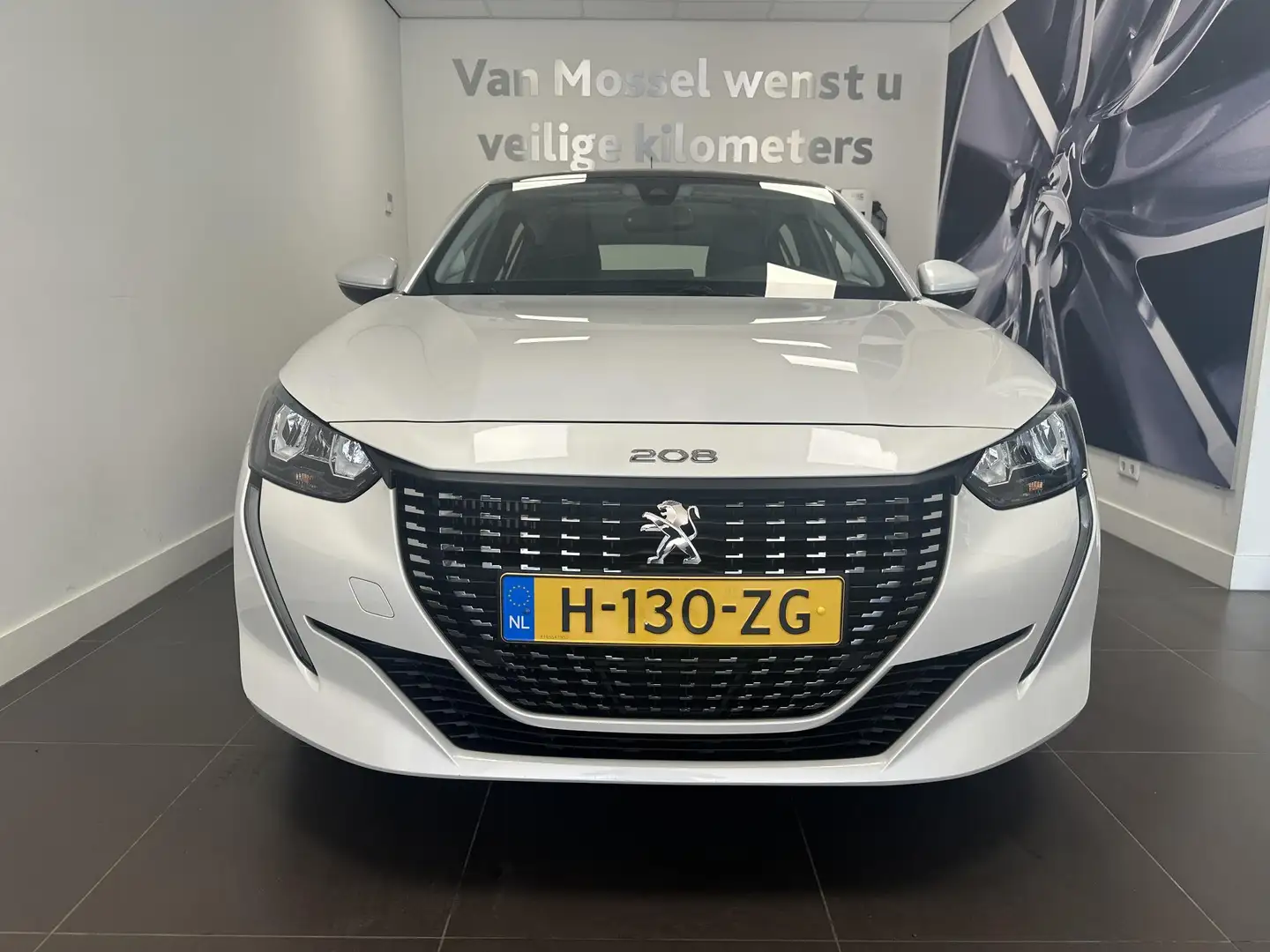 Peugeot 208 1.2 PureTech Allure 100 PK | Automaat | Navigatie Blanc - 2