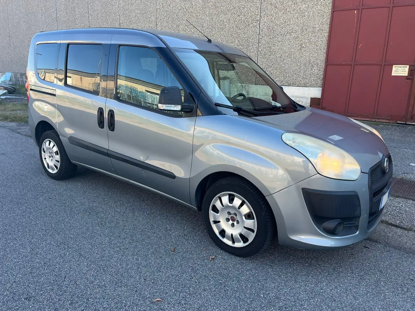 Fiat Doblo 1.6 mjt 16v Active *DOPPIA PORTA SCORREVOLE* Gris - 1