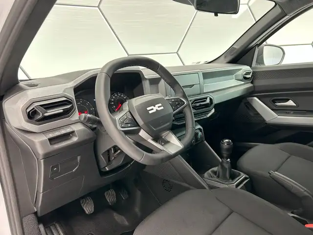 Dacia Duster view 11