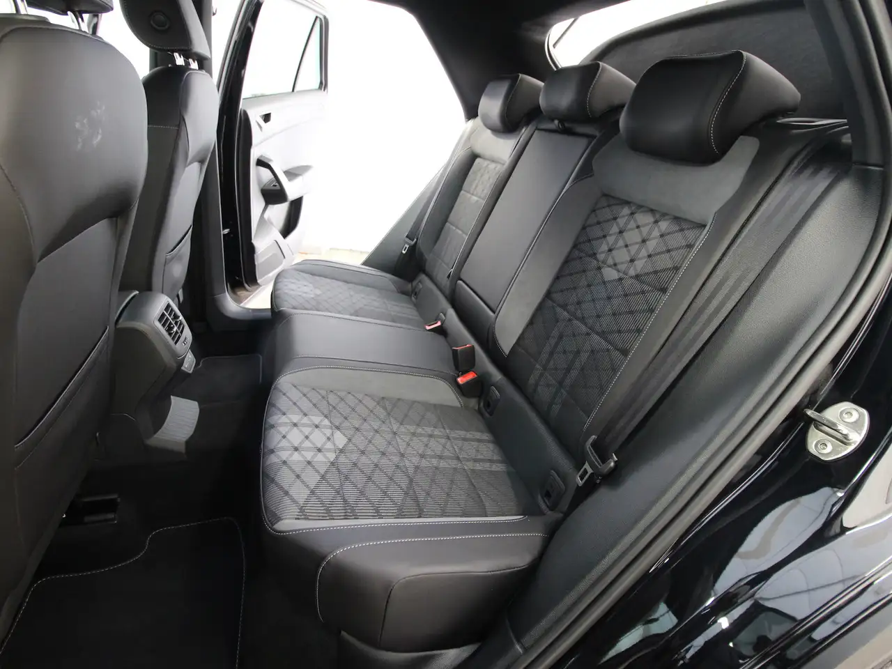 Volkswagen T-Roc TSI R-Line LED+ACC+SITZHEIZUNG 11