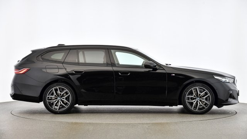 BMW 520 d xDrive Touring G61 B47 — photo 10