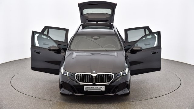BMW 520 d xDrive Touring G61 B47 — photo 13