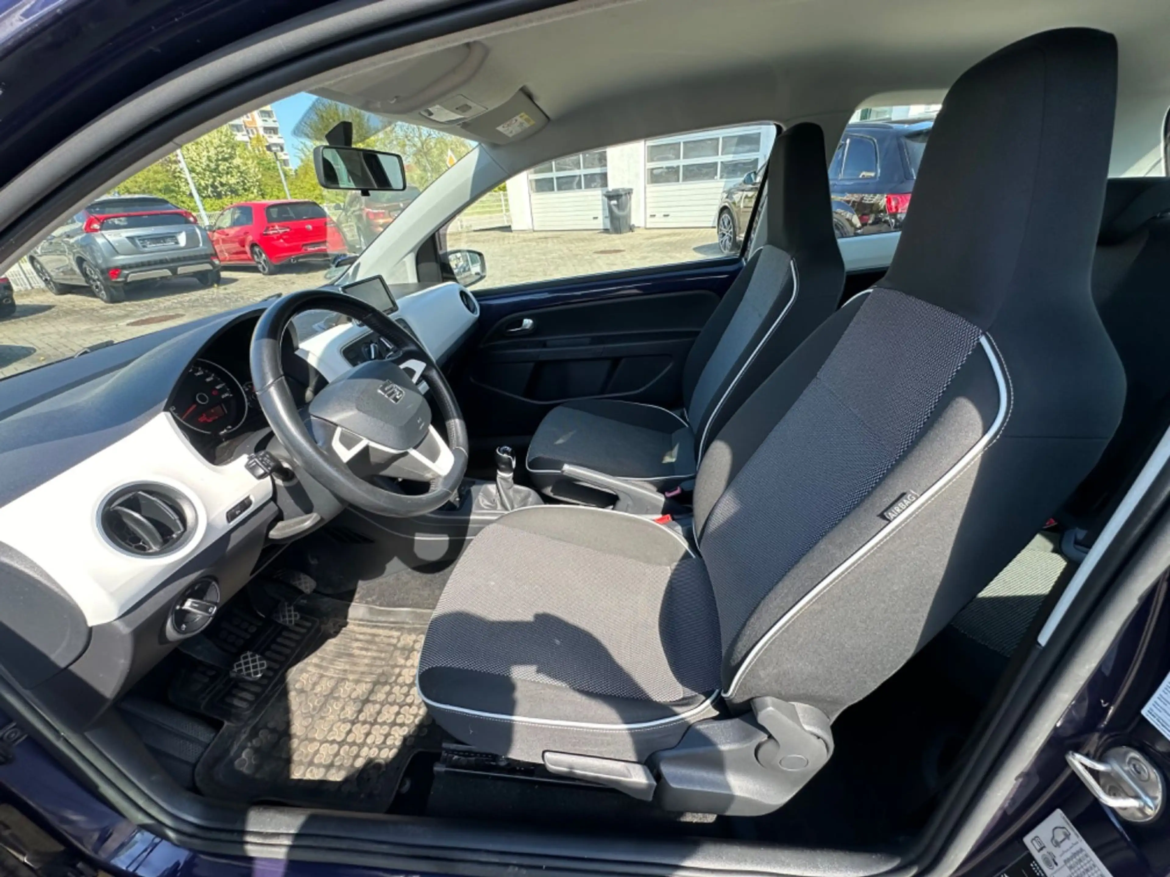 SEAT Mii Chic KLIMA NAVI TEMPOMAT PDC ZV SHZ — photo 10