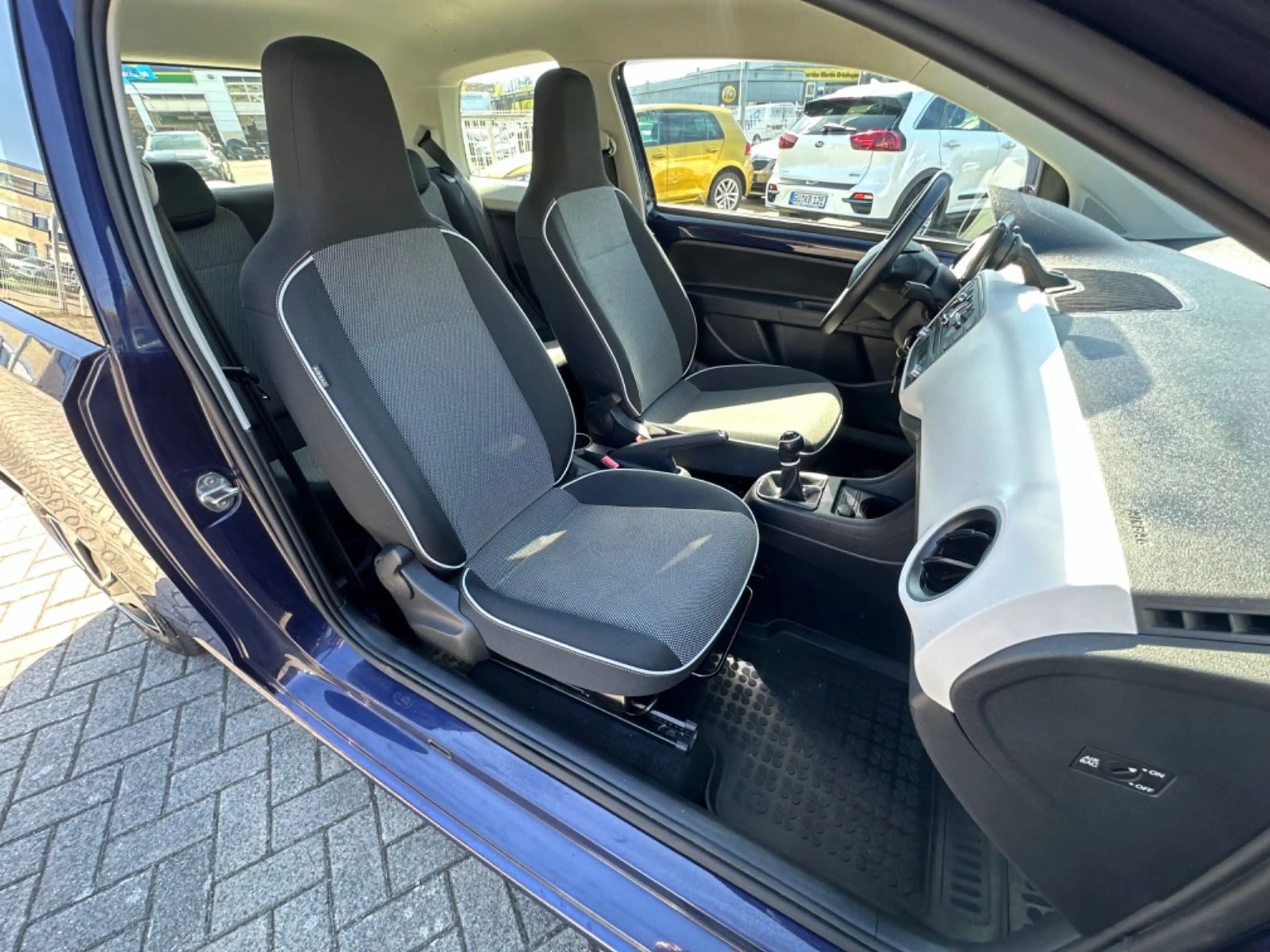 SEAT Mii Chic KLIMA NAVI TEMPOMAT PDC ZV SHZ — photo 11