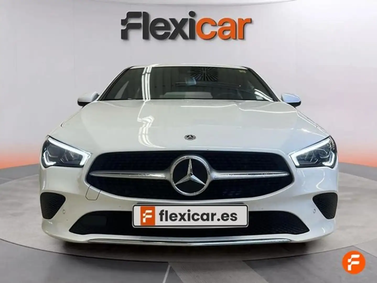 Mercedes-Benz CLA 180 Shooting Brake Blanco - 2