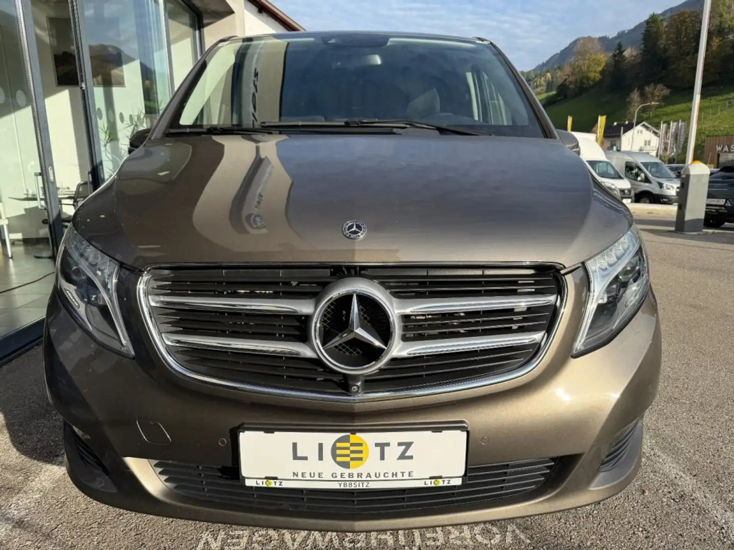 Mercedes-Benz V 250 d 4MATIC lang Grau - 2