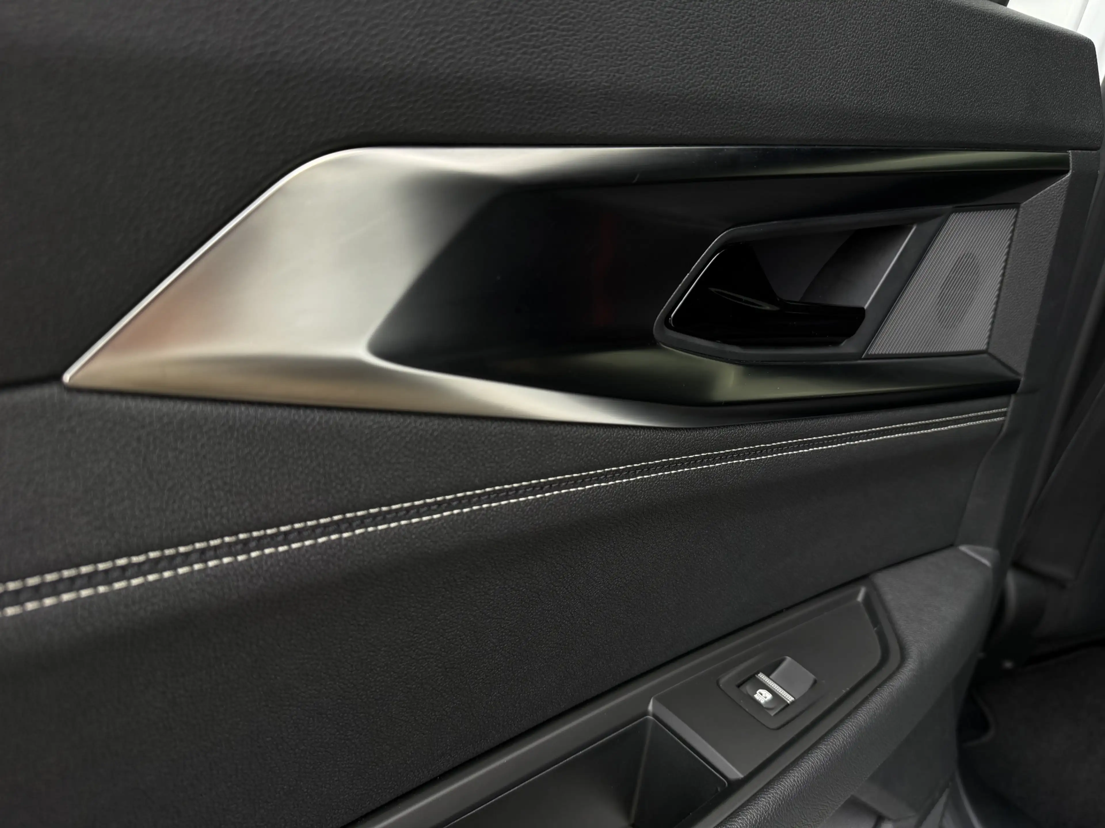 Renault Austral 1.2 E-Tech full hybrid 200 techno | applecarplay/a — photo 35
