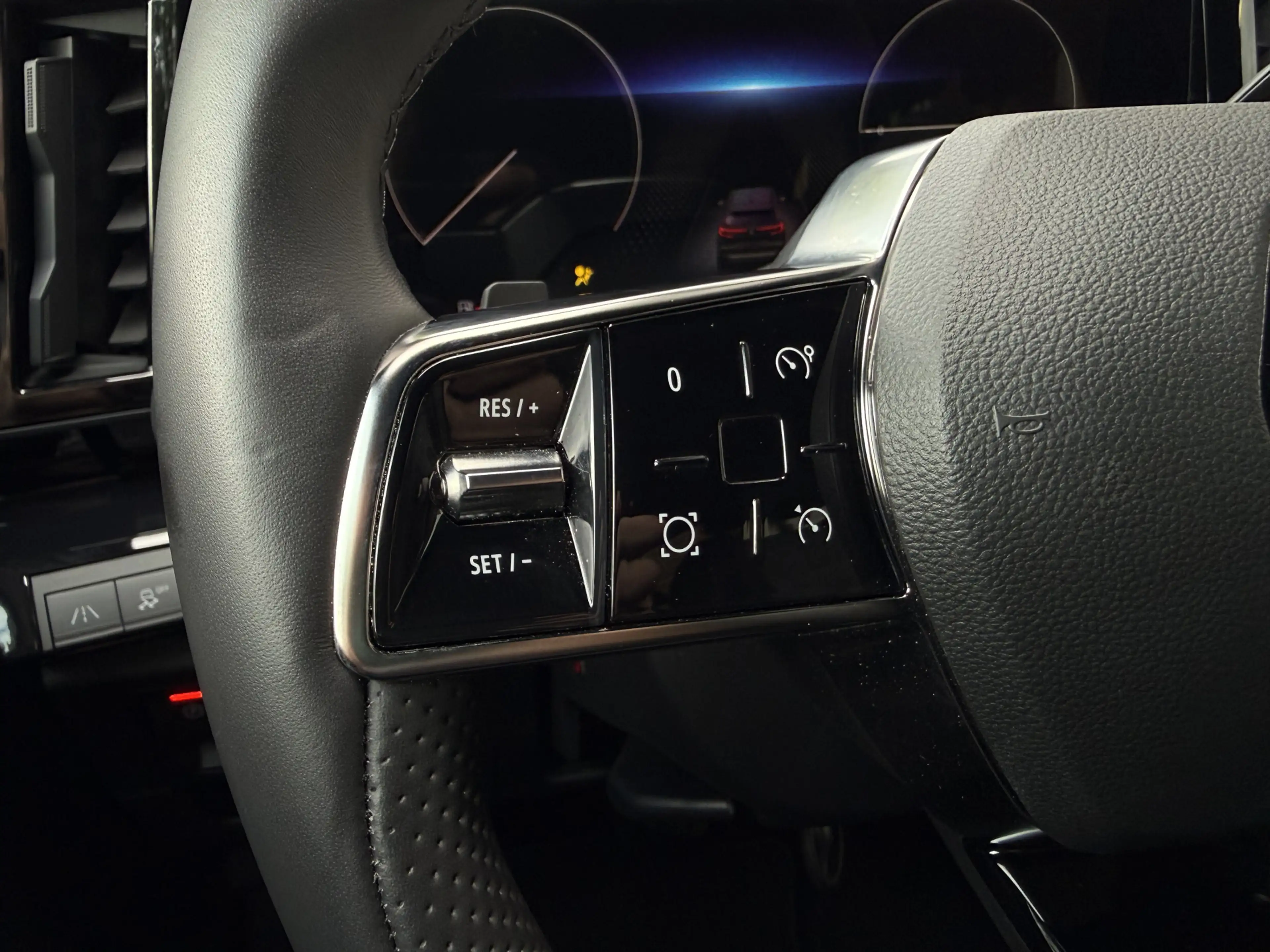Renault Austral 1.2 E-Tech full hybrid 200 techno | applecarplay/a — photo 17