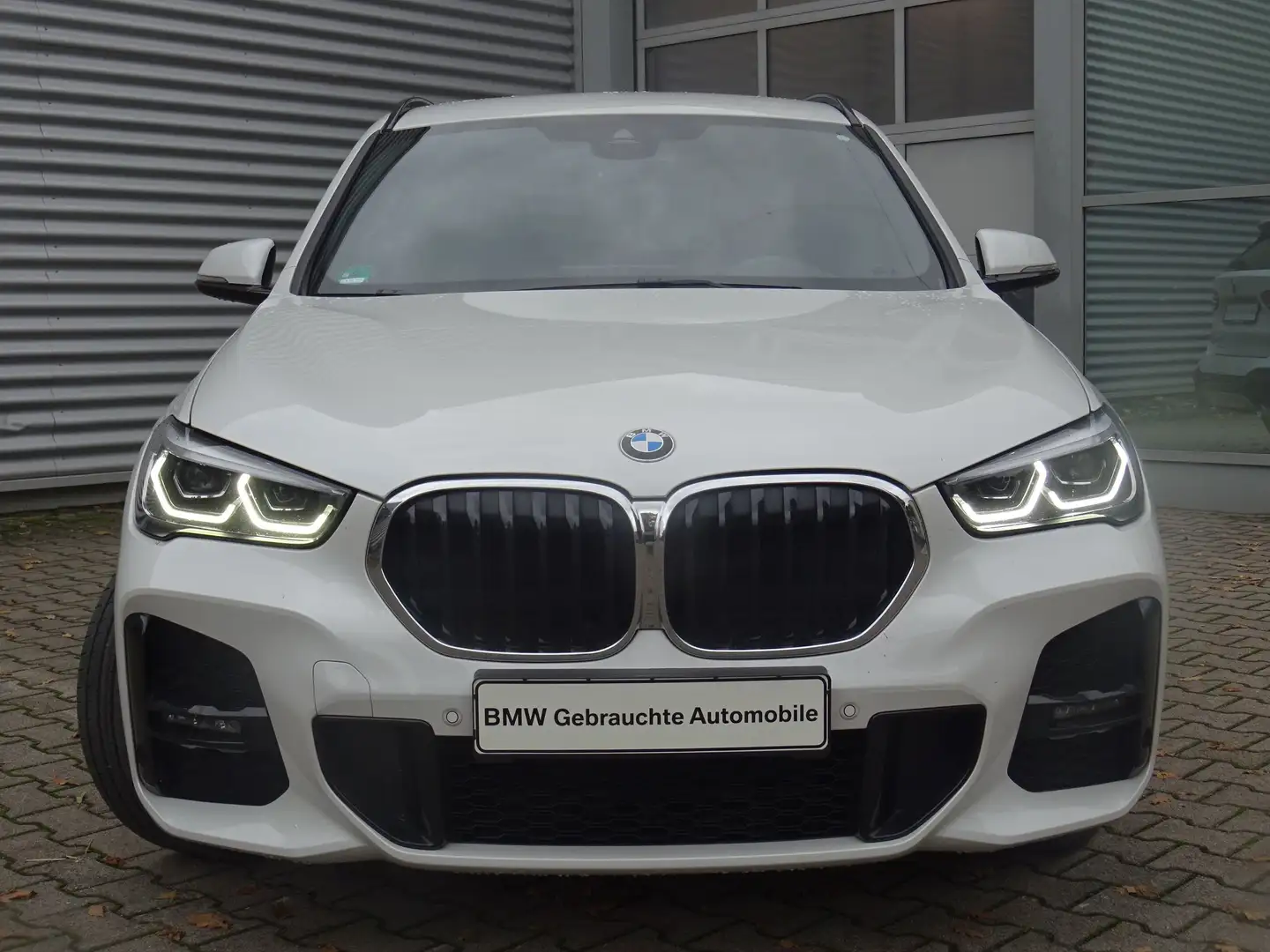 BMW X1 xDrive20i M Sport LED Navi+ HuD ACC h/k AHK Weiß - 2