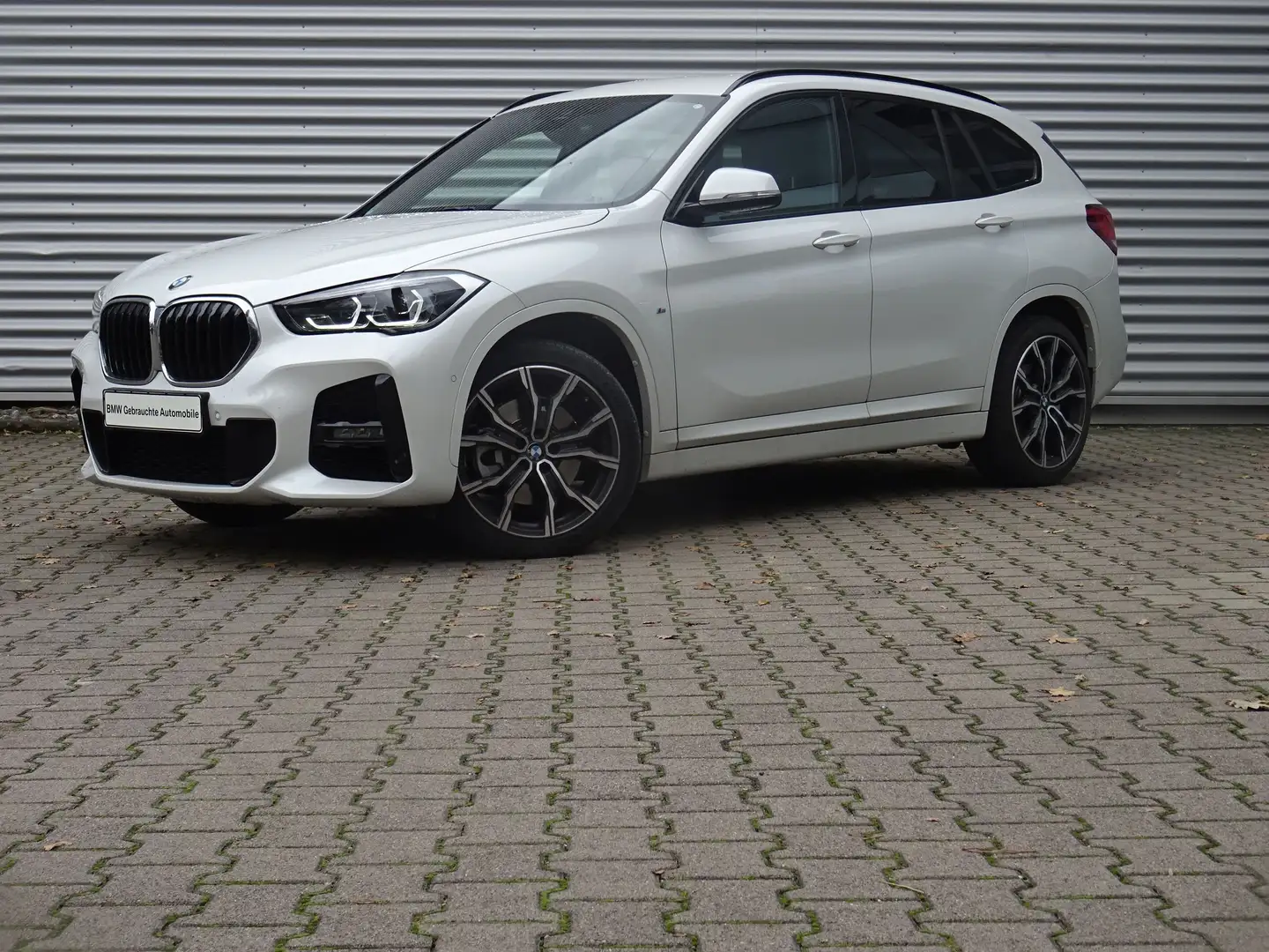BMW X1 xDrive20i M Sport LED Navi+ HuD ACC h/k AHK Weiß - 1