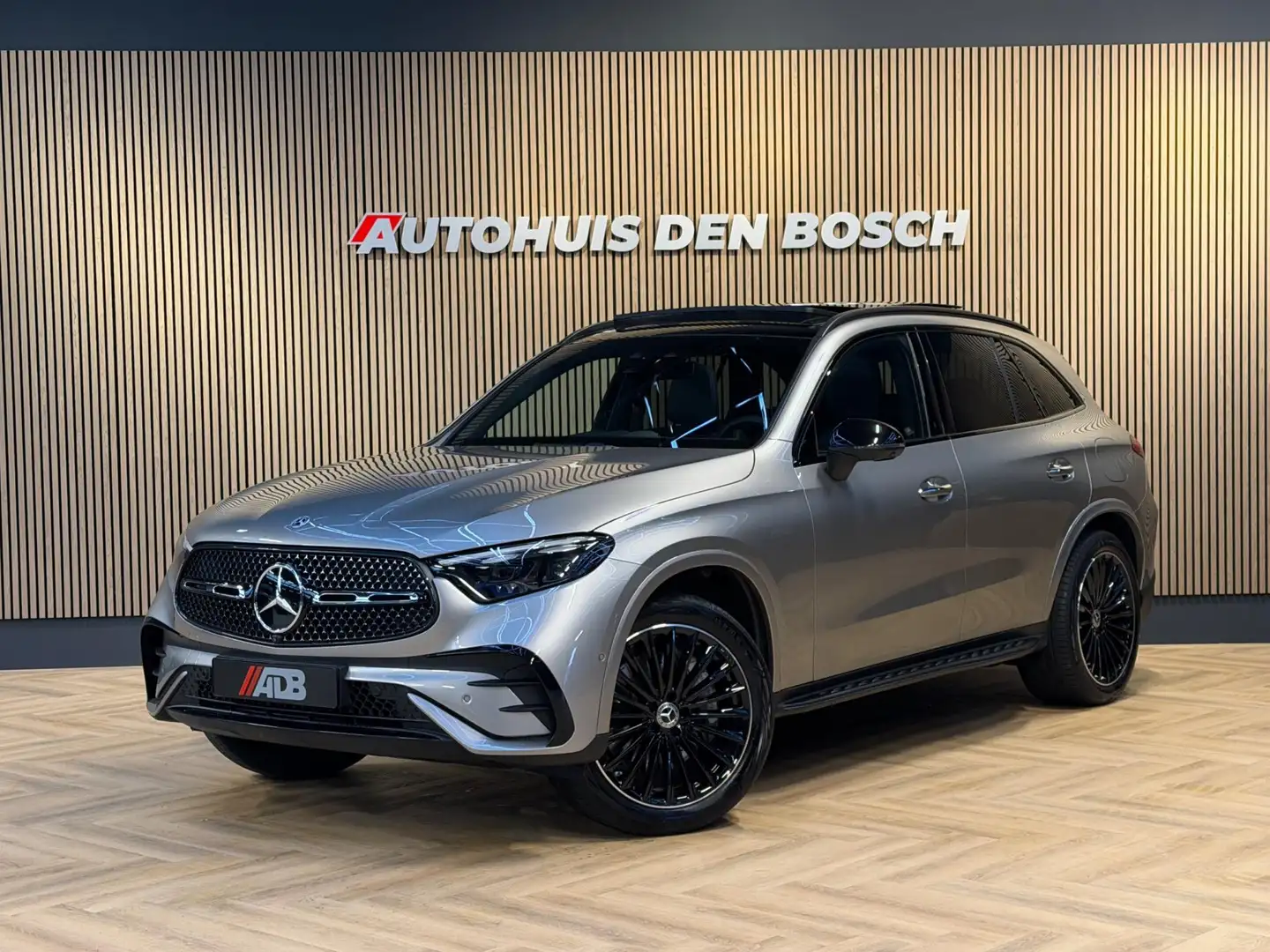 Mercedes-Benz GLC 400 400e 4MATIC AMG 381PK. Pano - Lucht Gris - 1