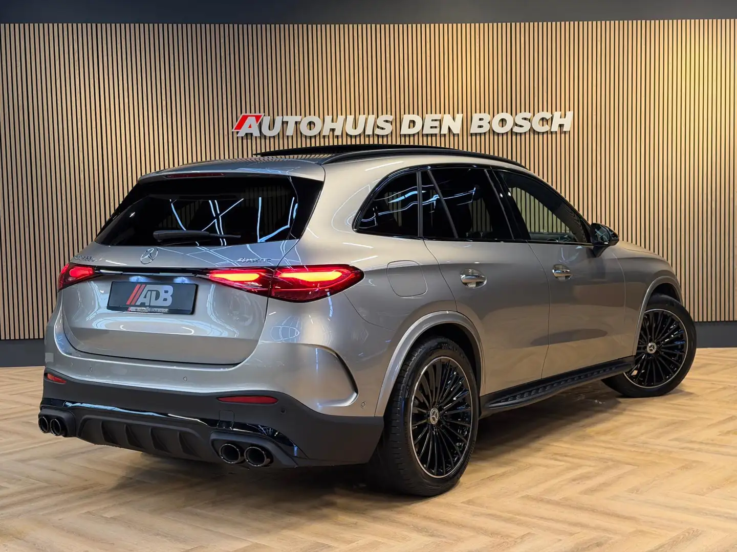 Mercedes-Benz GLC 400 400e 4MATIC AMG 381PK. Pano - Lucht Gris - 2