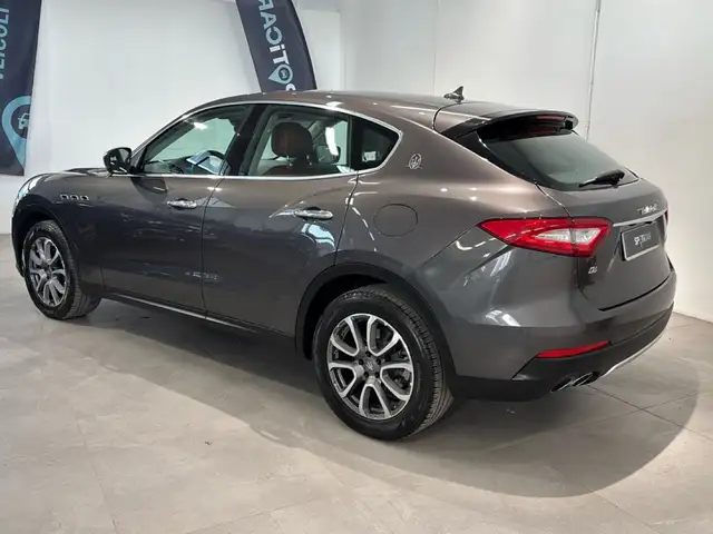 Maserati Levante view 5