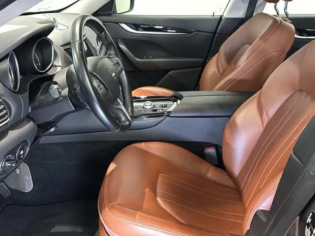 Maserati Levante view 9