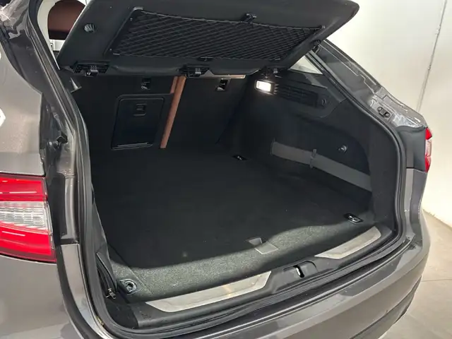 Maserati Levante view 15