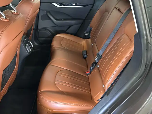 Maserati Levante view 12