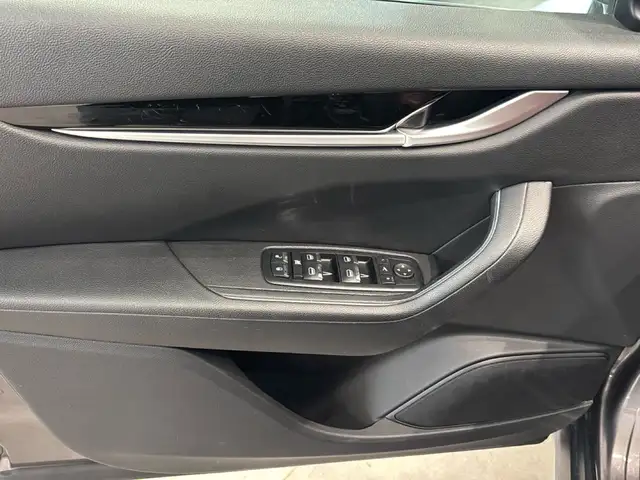 Maserati Levante view 13
