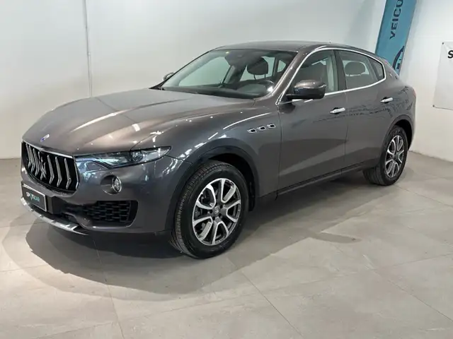 Maserati Levante view 4