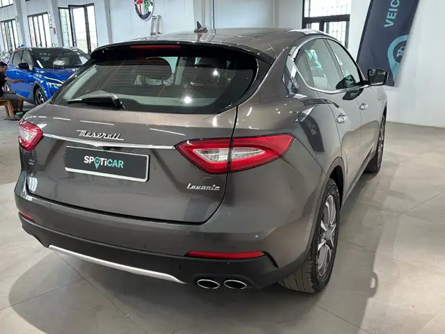 Maserati Levante view 6