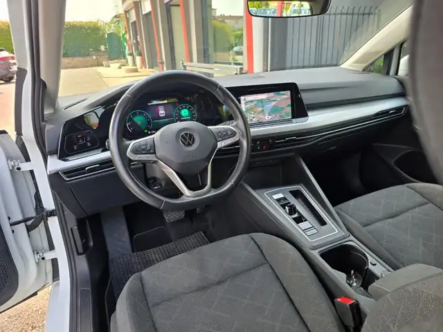 Volkswagen Golf view 3