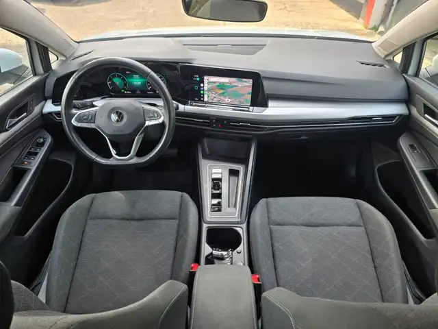 Volkswagen Golf view 4