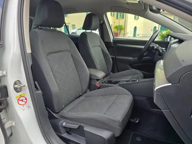 Volkswagen Golf view 13