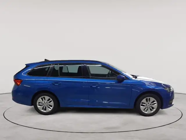Skoda Octavia view 3