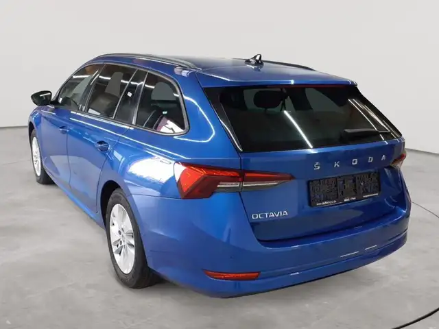 Skoda Octavia view 5