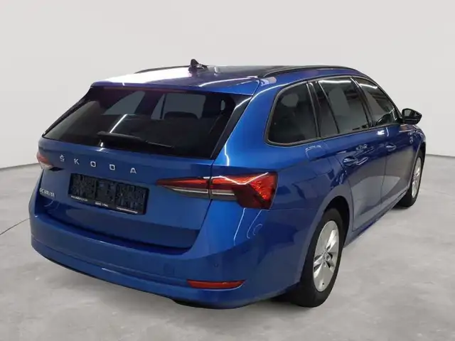 Skoda Octavia view 4