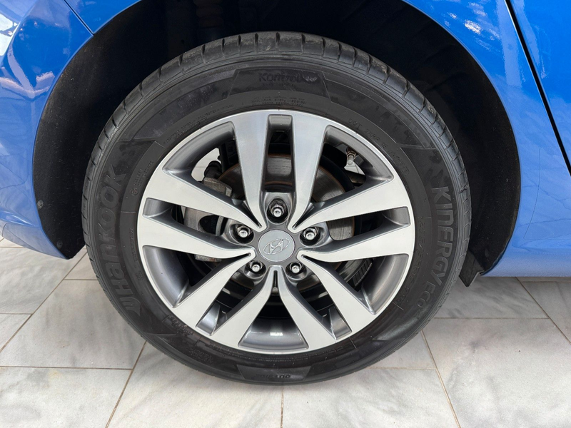 Hyundai i30 1.4 Passion 1. Hand mit Garantie — photo 9