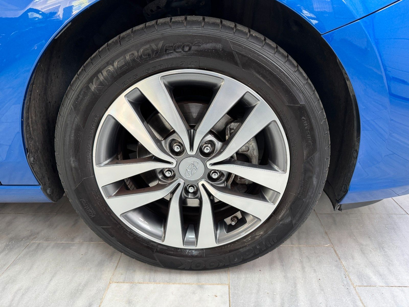 Hyundai i30 1.4 Passion 1. Hand mit Garantie — photo 10