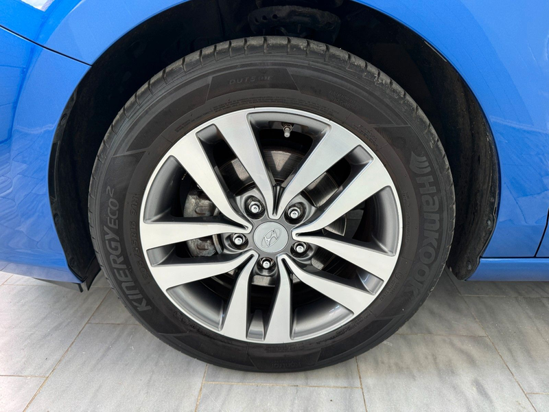 Hyundai i30 1.4 Passion 1. Hand mit Garantie — photo 11