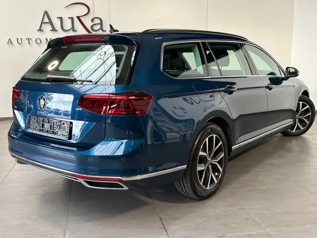 Volkswagen Passat view 4